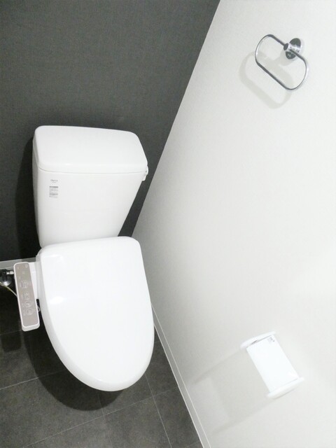 トイレ　★トイレは洗浄機能付便座★