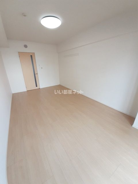 プレミアム 天久の居間写真