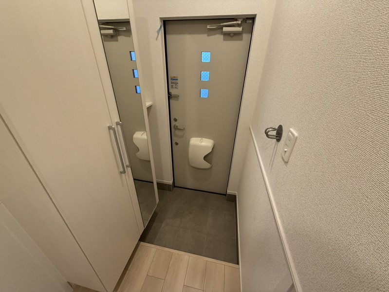 メゾングレーヌ東出Aの玄関写真