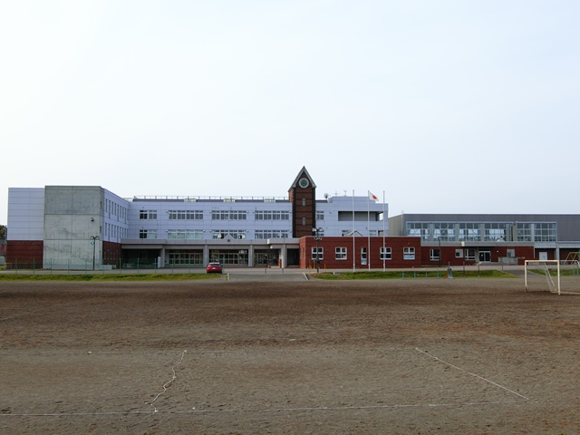 小学校　江別市立上江別小学校（小学校）まで741m