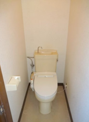 ＪＲ中央線 武蔵境駅 徒歩9分 3階建 築37年のトイレ写真