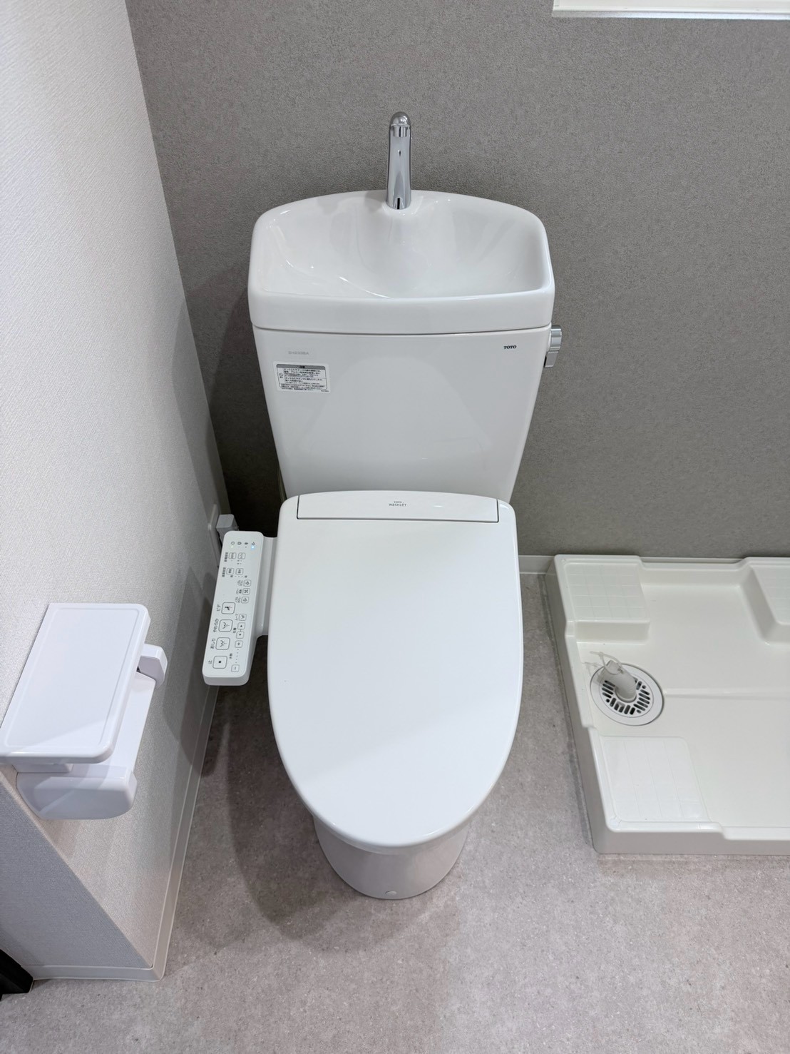 東武伊勢崎線 梅島駅 徒歩6分 5階建 築50年のトイレ写真