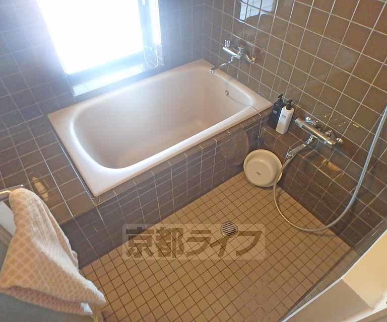 バス・シャワールーム　広いお風呂です。