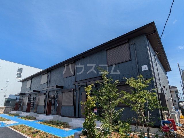 ＪＲ東海道本線 平塚駅 バス乗車時間：10分 最寄りバス停で下車 徒歩2分 築1年