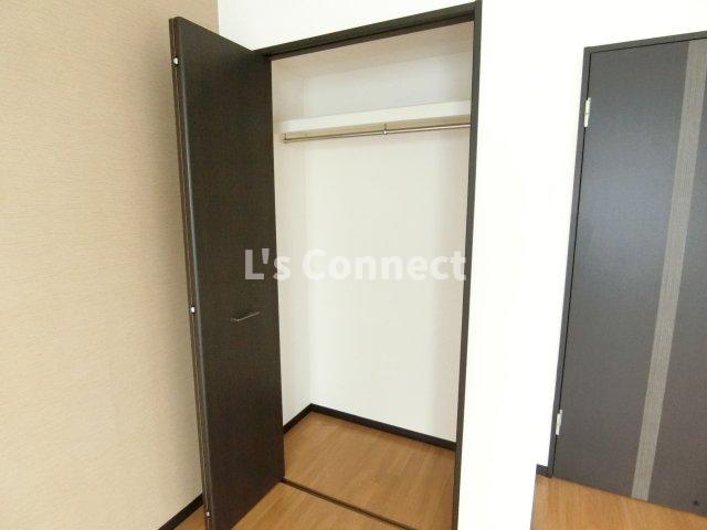 収納　クローゼットでお荷物もすっきり収納。