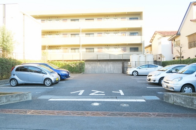 駐車場　敷地内駐車場※空き要確認。
