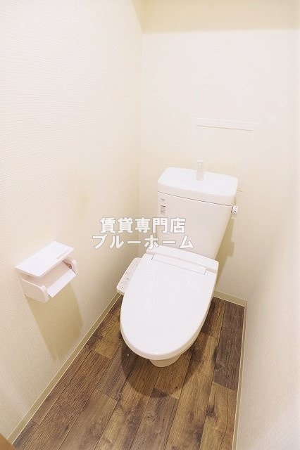 ＪＲ阪和線 三国ケ丘駅 徒歩6分 8階建 築8年のトイレ写真