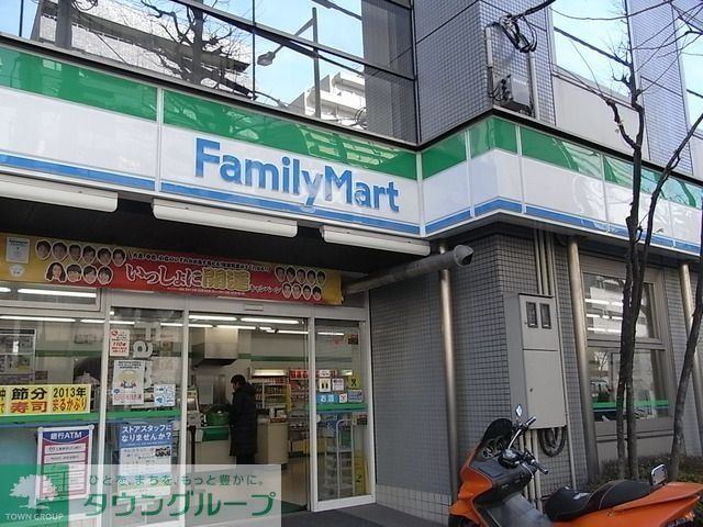 コンビニ　ファミリーマート（コンビニ）まで180m