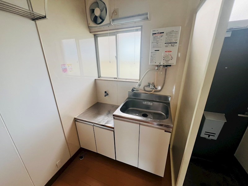 キッチン　同一物件別部屋参照