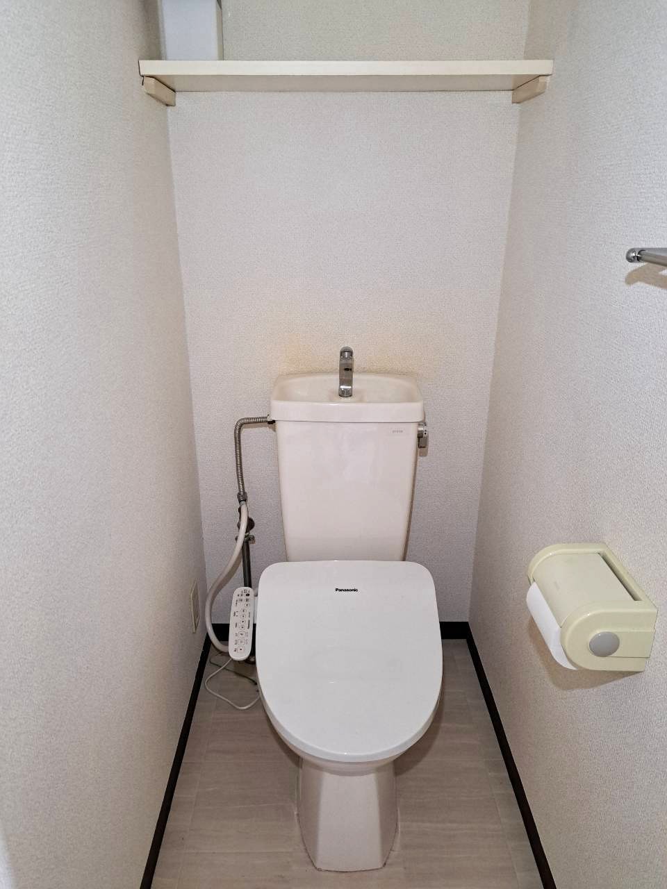 東急東横線 新丸子駅 徒歩7分 4階建 築30年のトイレ写真