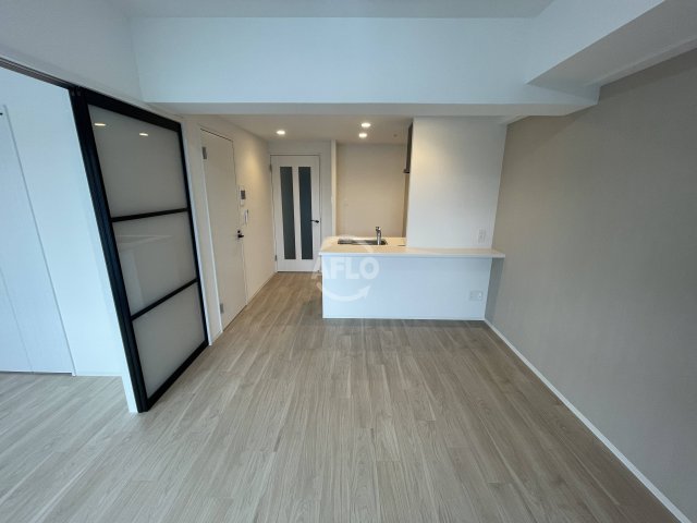 居室・リビング　Louis Residence 弁天町　リビング