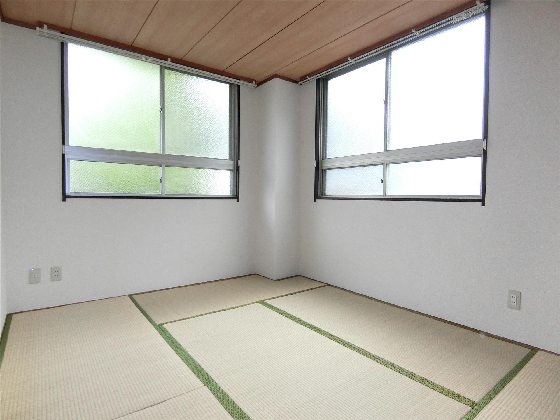 その他部屋・スペース　客間としても活用できる二面採光の和室6帖♪