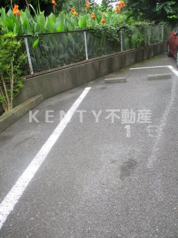 駐車場　駐車場完備です
