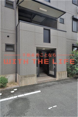 洗面設備　独立洗面化粧台が付いています