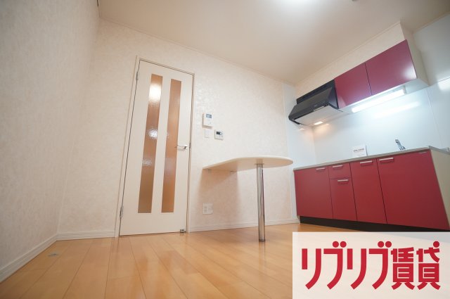 ＪＲ総武線 千葉駅 徒歩14分 3階建 築13年の居間写真