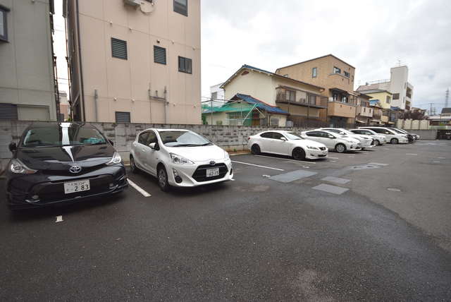 駐車場　駐車場