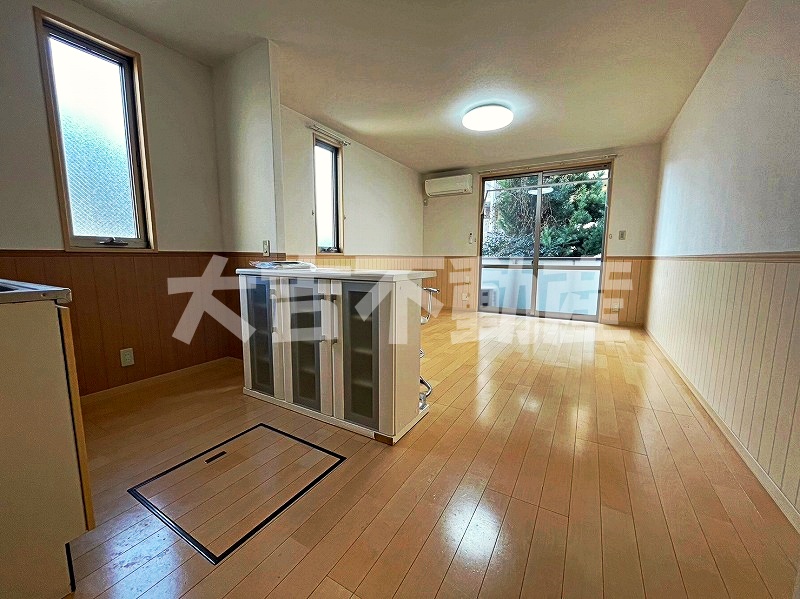 居室・リビング　※別部屋の写真です