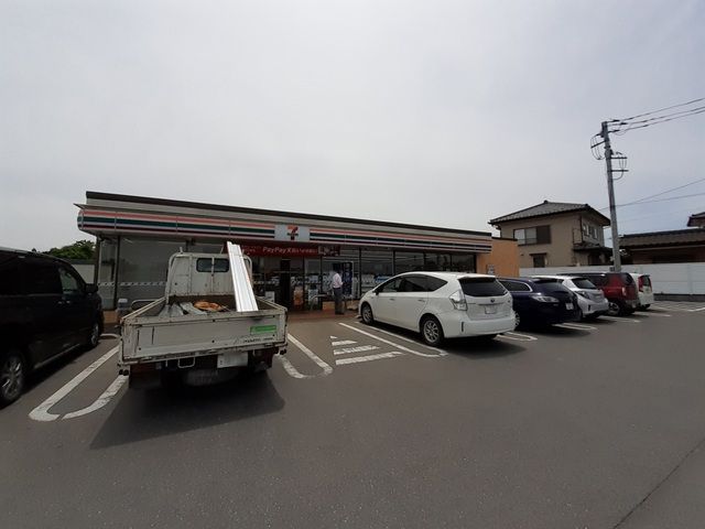 コンビニ　セブンイレブンつくば篠崎店（コンビニ）まで240m