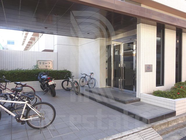 地下鉄七隈線 薬院大通駅 徒歩7分 5階建 築37年の外観写真