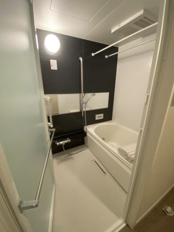バス・シャワールーム　※別のお部屋の写真です