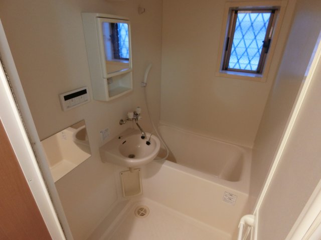 バス・シャワールーム　他のお部屋の参考写真となります。