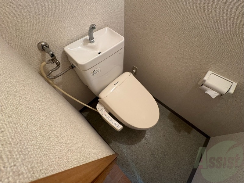 トイレ　シャワートイレになっているので快適です！