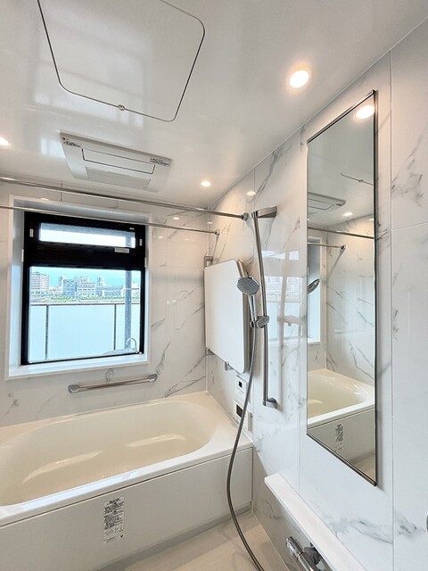 バス・シャワールーム　※写真は同タイプ住戸です。
