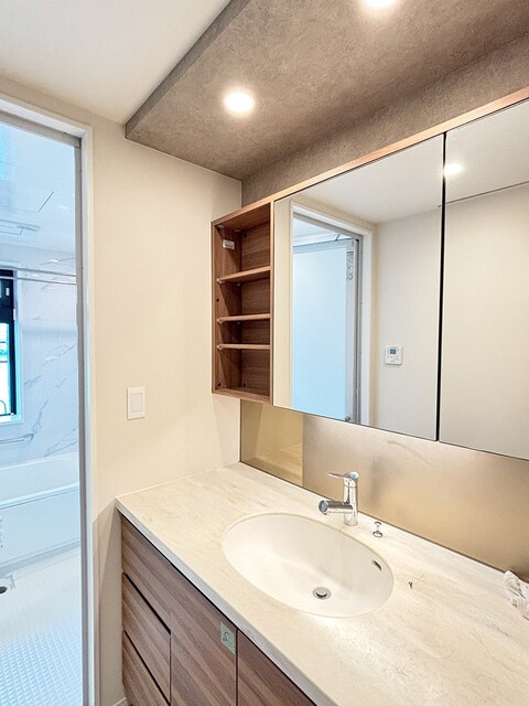 洗面設備　※写真は同タイプ住戸です。