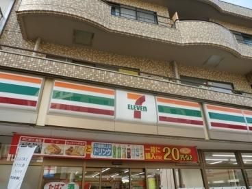 コンビニ　セブンイレブン（コンビニ）まで3m