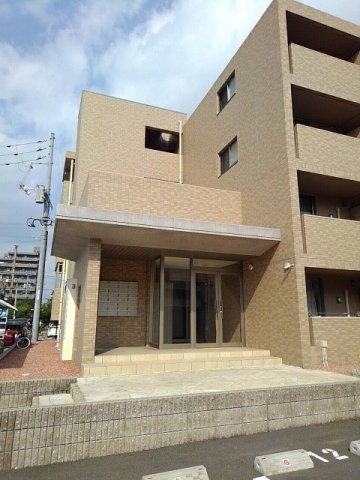 エントランス　清潔なエントランスです