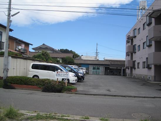 駐車場　敷地内駐車場。