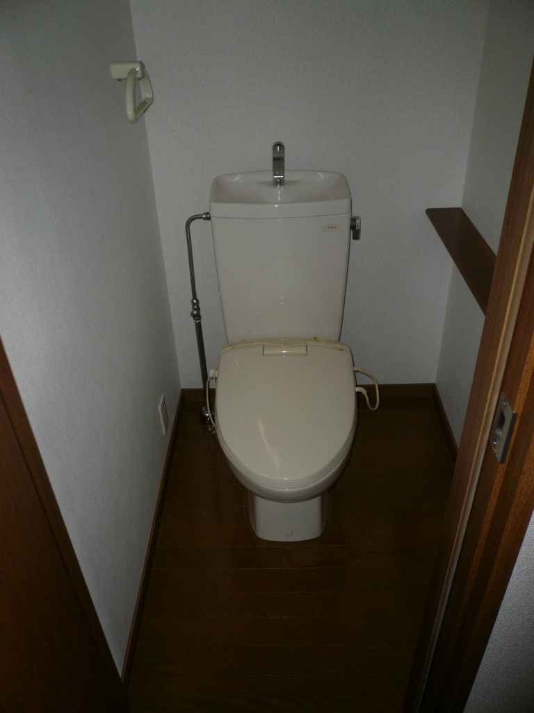 ＪＲ武蔵野線 新小平駅 徒歩5分 3階建 築27年のトイレ写真