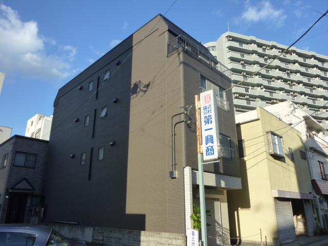 八千代マンションの建物外観