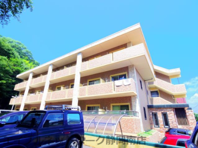 建物外観　落ち着いた雰囲気の外観です