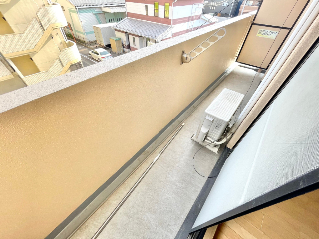 バルコニー　洗濯物が干せるベランダです。