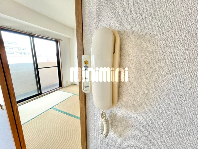 セキュリティ　インターホン付きです。