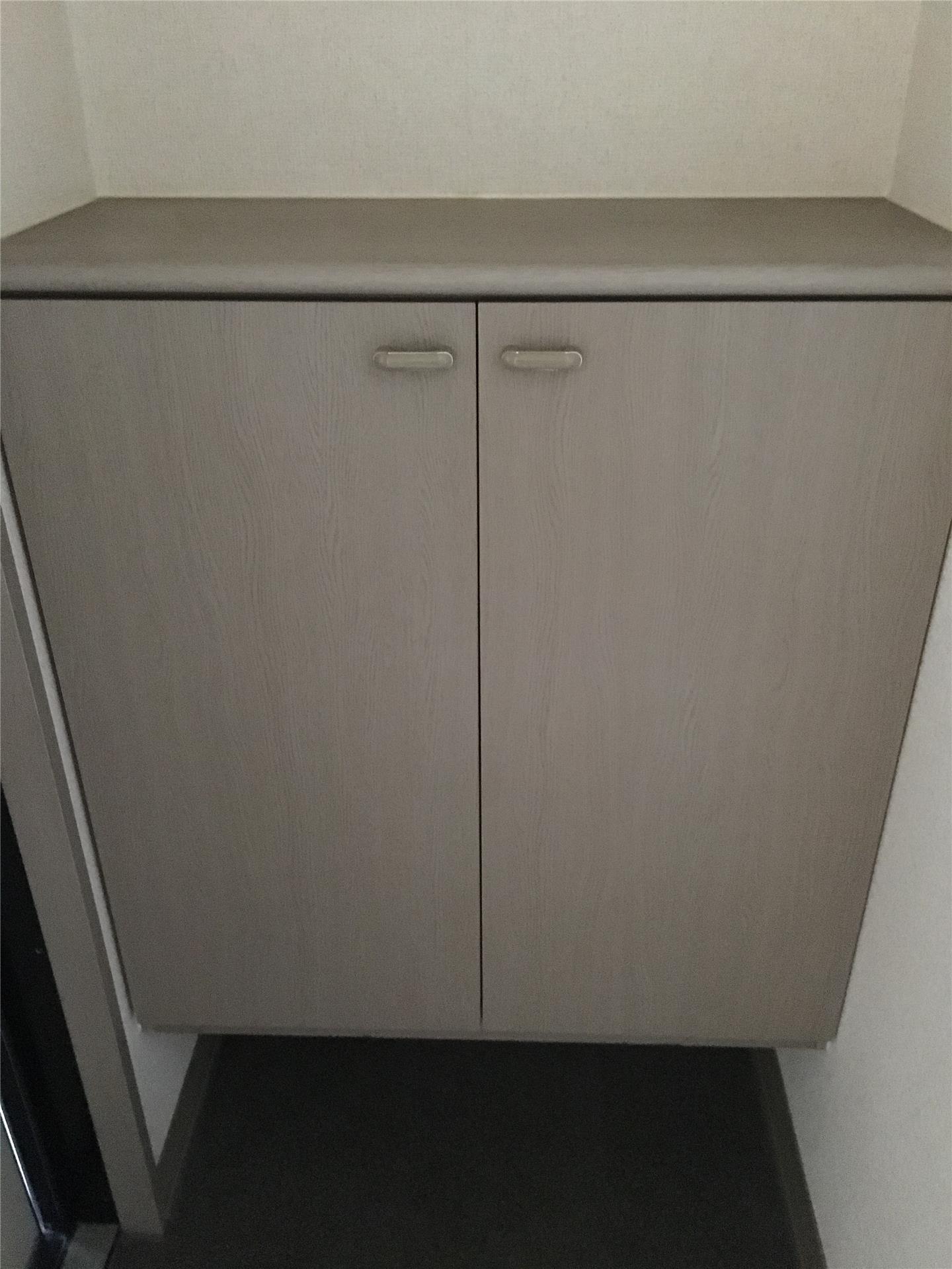 玄関　靴箱