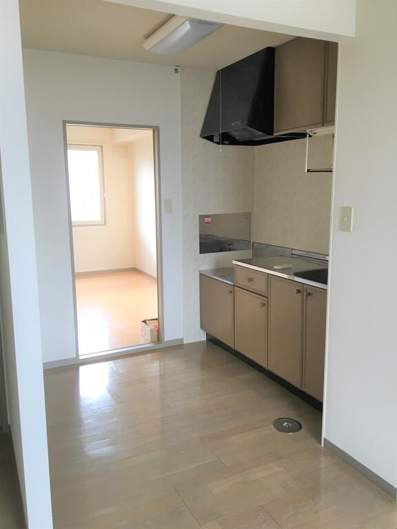 キッチン　洋室