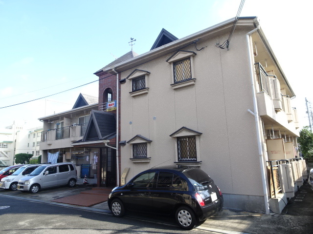 茨木市中津町のアパートの建物外観