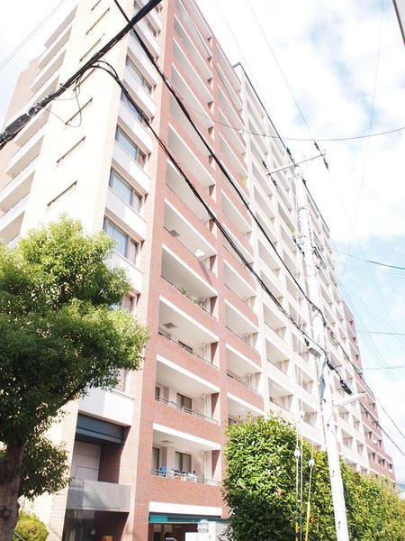神戸市中央区山本通のマンションの建物外観