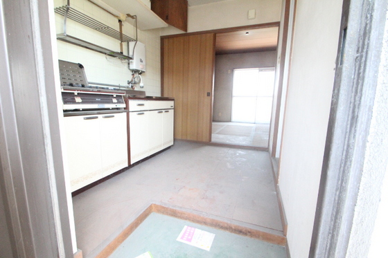 玄関　※別号室の写真です