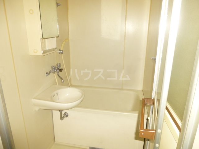 【足立区西新井本町のマンションのバス・シャワールーム】