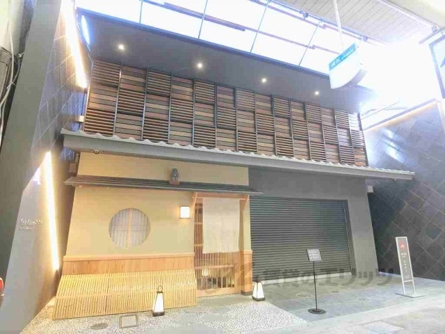 京都市上京区三芳町のマンションの建物外観