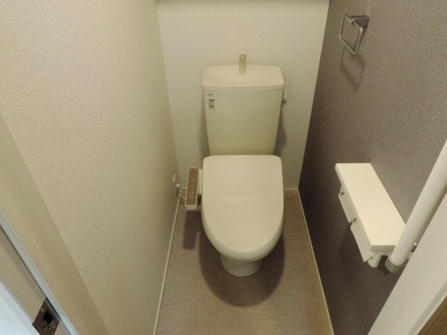 【泉佐野市中町のアパートのトイレ】