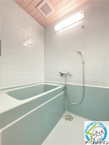 【魚住コーポのバス・シャワールーム】