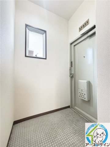 【魚住コーポの玄関】