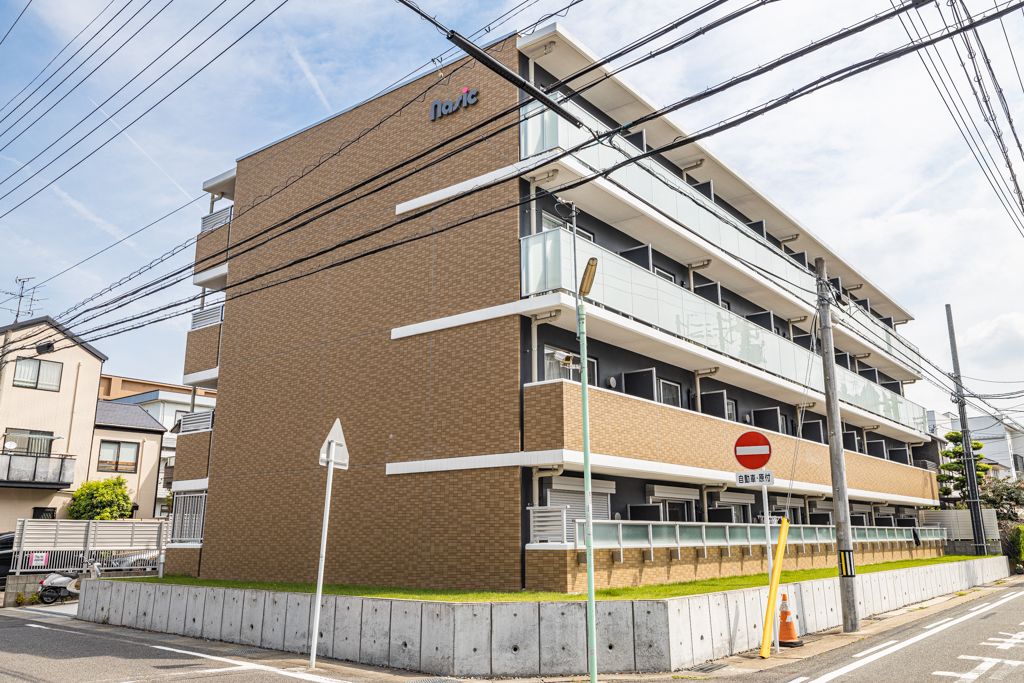 サンシャイン本山の建物外観