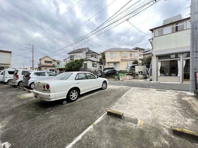 【杉本第2ビルの駐車場】