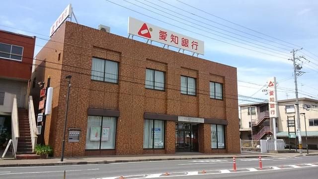 【知多市八幡新町のアパートの銀行】