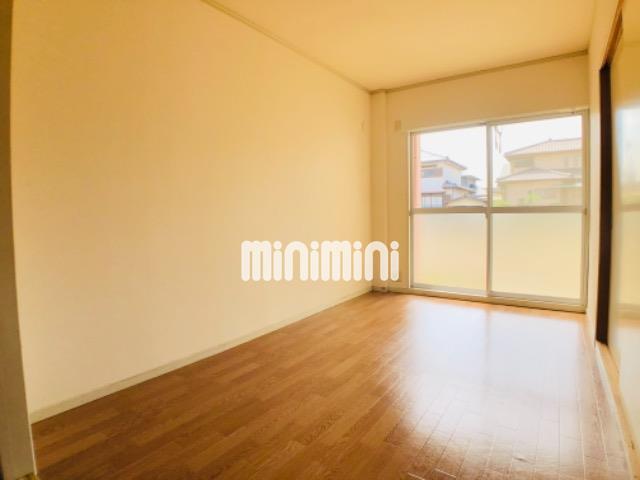 居室・リビング　南向きで明るいお部屋です